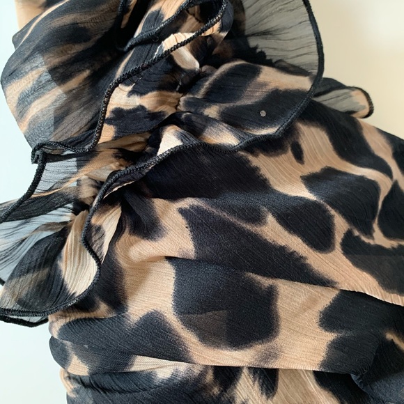 Charlotte Russe Ruffled One Shoulder Top - Picture 2 of 3